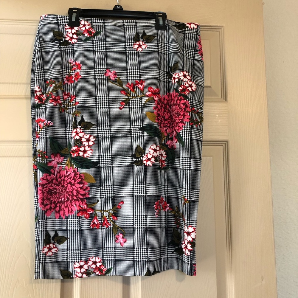 Jules & Leopold  Pencil Skirt with Pink Floral Print
